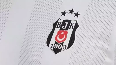 Beşiktaş, yeni sezon kadro yapılanması kapsamında verimsiz oyuncularla yollarını ayırmaya