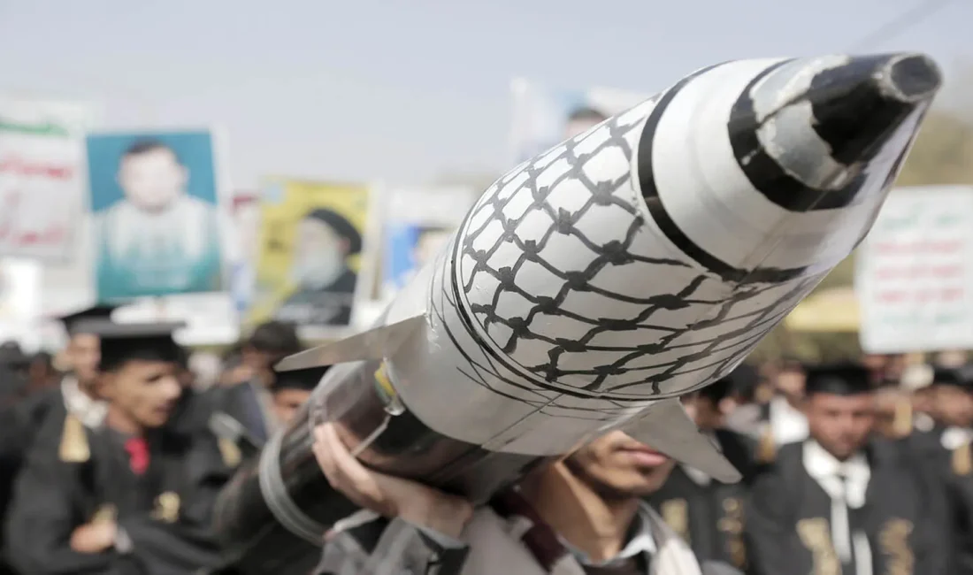 Yemen'deki İran destekli Husiler, İsrail'in başkenti Tel Aviv dahil olmak