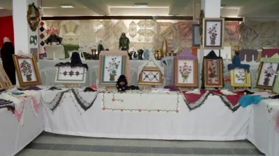 Nallıhan Öğretmenevinde düzenlenen Halk Eğitim Sergisi, kaymakam ve belediye başkanının