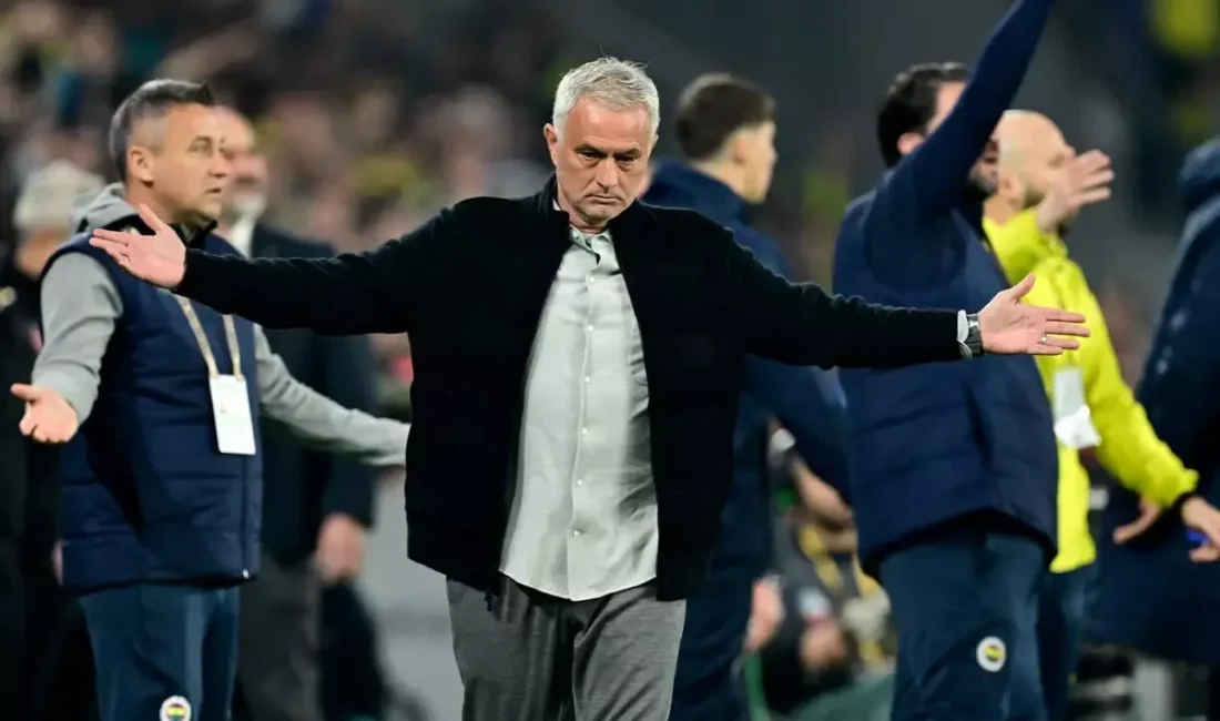 Fenerbahçe’de teknik direktör Jose Mourinho’nun geleceği kritik bir görüşmeyle netleşecek.