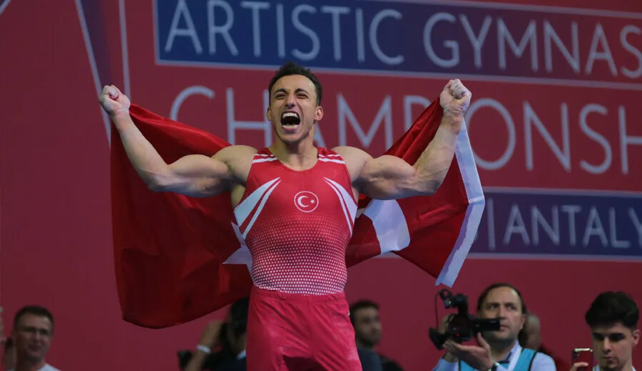 Milli sporcu Adem Asil, Almanya'nın Leipzig kentinde düzenlenen 11. Avrupa