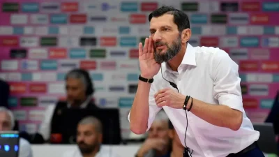 Eczacıbaşı Dynavit Kadın Voleybol Takımı, başantrenörlük görevine İtalyan Giulio Cesare