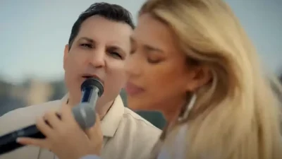 Ünlü şarkıcı Rafet El Roman, kızı Su Roman ile birlikte