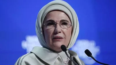 Emine Erdoğan, Uluslararası Aile Günü nedeniyle yaptığı paylaşımda “Aileye sahip