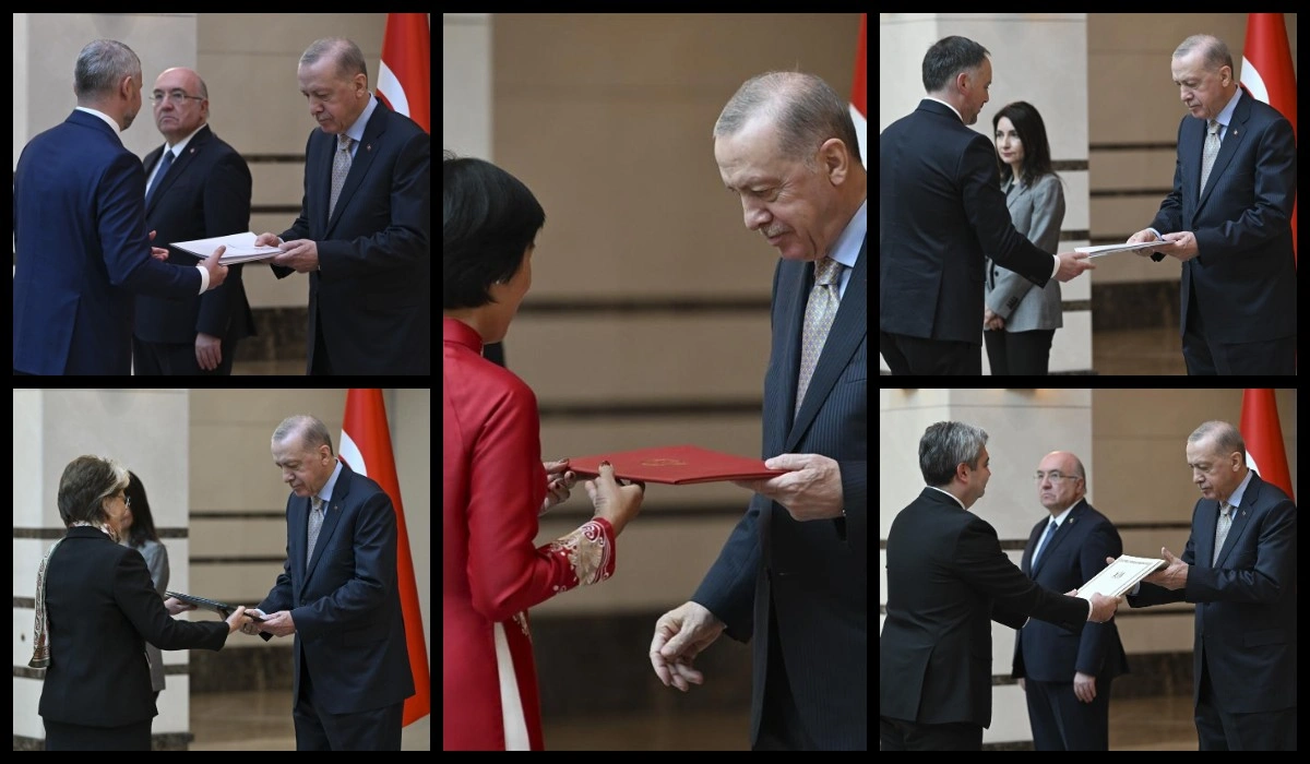 Cumhurbaşkanlığı Külliyesi’ndeki kabulde büyükelçiler Cumhurbaşkanı Recep Tayyip Erdoğan’a güven mektubu