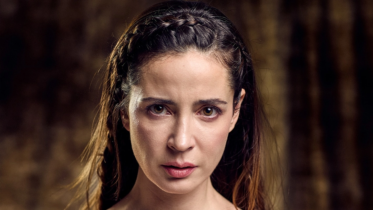 Esra Şengünalp kimdir