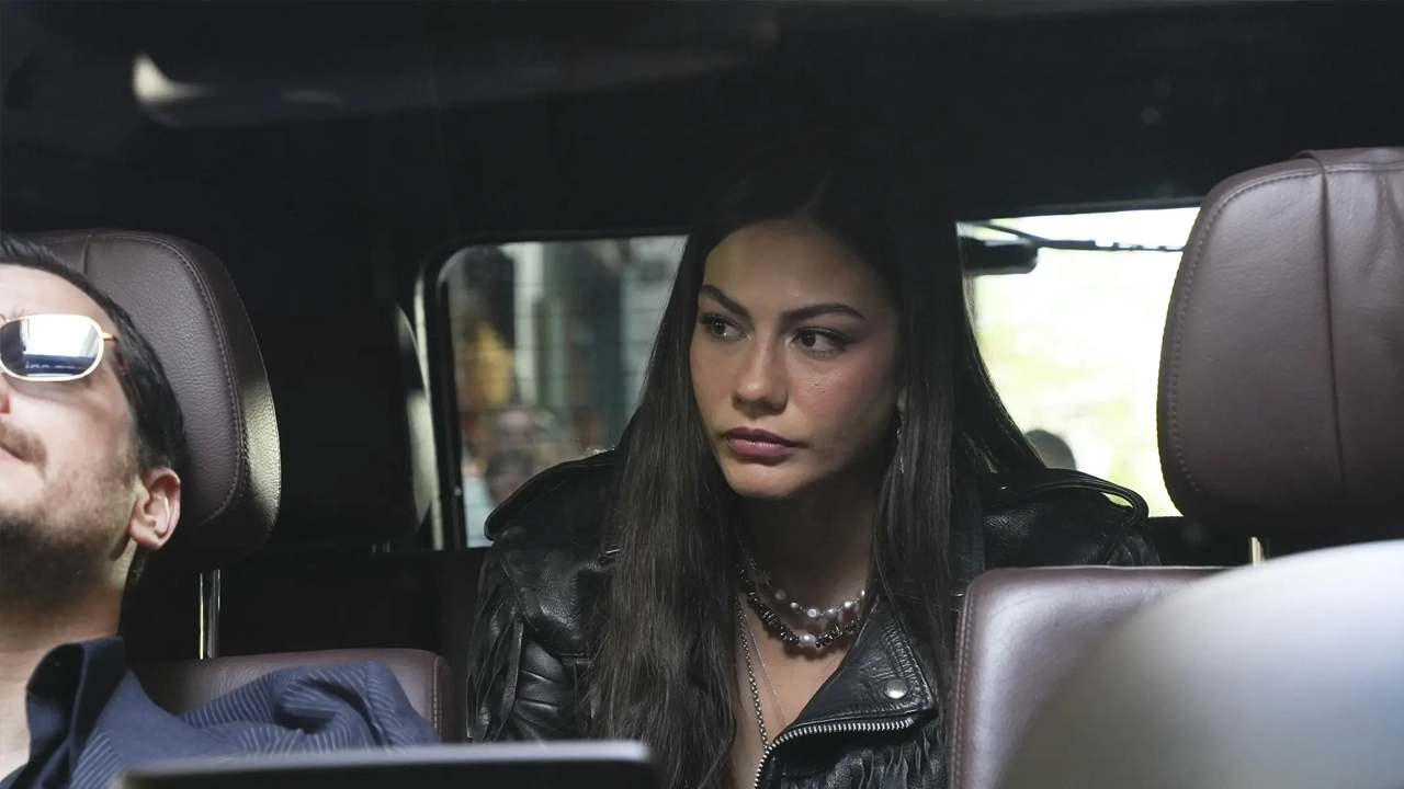 Eşref Rüya Sezon Finali Ne Zaman? Büyük Veda Yaklaşıyor! Demet Özdemir ve Çağatay Ulusoy’un Dizisinde Duygular Zirveye Ulaşıyor