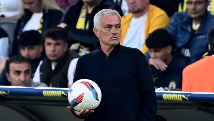Fenerbahçe kaç yıldır şampiyon olamıyor? Sarı-lacivertlilerin son şampiyonluğu 2014'te! Detaylar