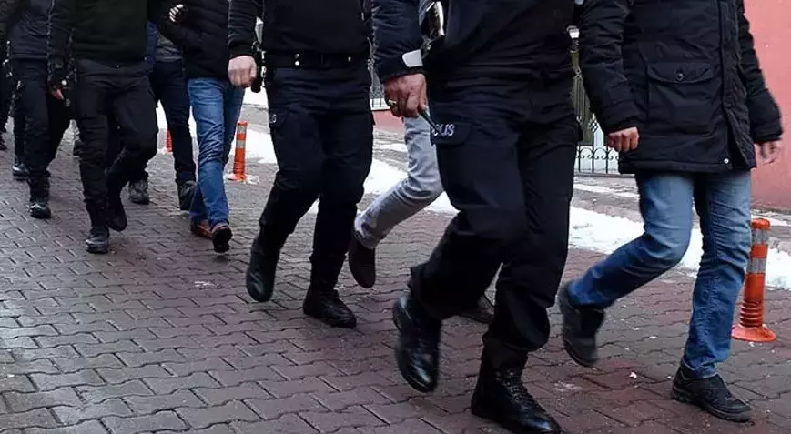 İzmir merkezli FETÖ operasyonunda bir künefe zincirine baskın düzenlendi. 41