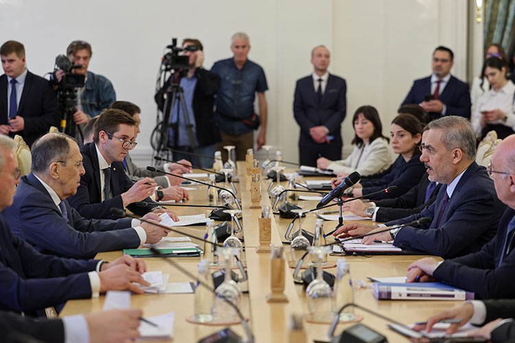 Fidan-Lavrov Moskova Buluşması: Türkiye-Rusya İlişkilerinde Yeni Dönem Sinyali