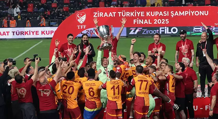 Galatasaray, Türkiye Kupası finalinde Trabzonspor’u 3-0 mağlup ederek sezonun ilk