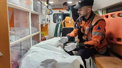 Gazze'nin Han Yunus kentindeki hastaneye gece boyunca düzenlenen hava saldırılarında