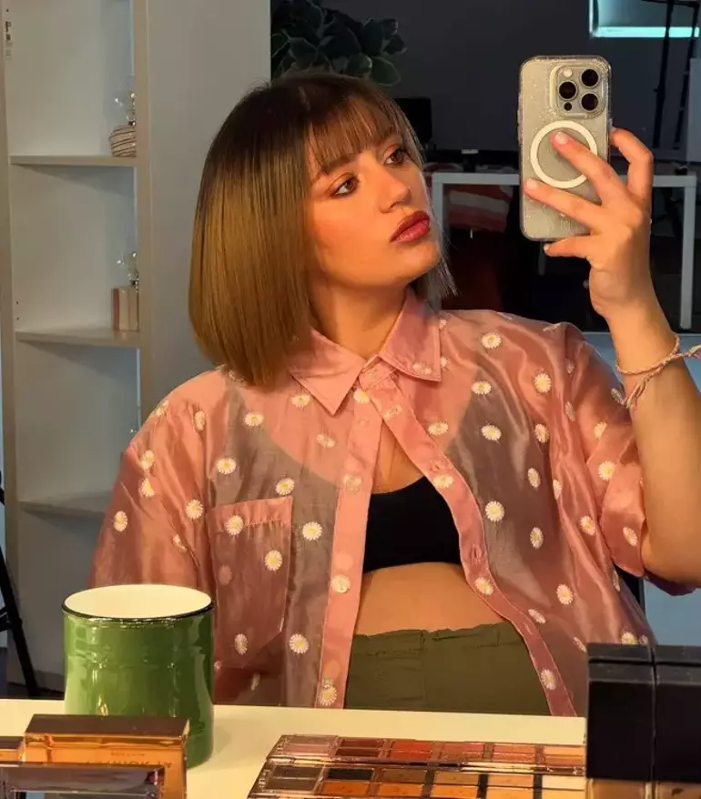 Gizem Karaca’dan Hamilelik Günlüğü: “Sırt Ağrılarım Felaket, Ama Çok Şanslıyım”