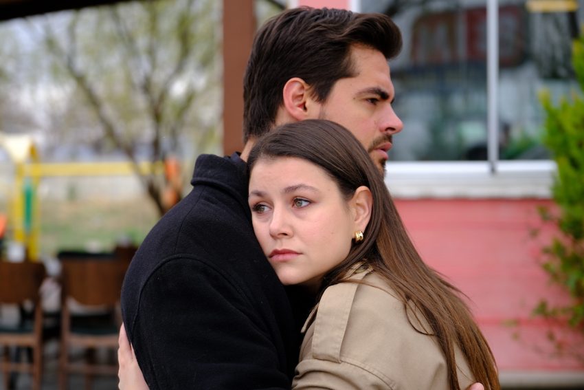 TRT 1’in sevilen dizisi Gönül Dağı’nın başrol oyuncularından Berk Atan,