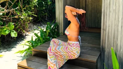 Hadise, tatil için gittiği Maldivler'den bikinili pozlarını peş peşe paylaşınca