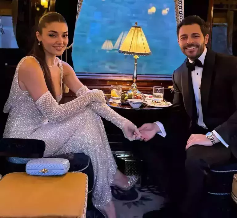 Hande Erçel Cannes’a Damga Vurdu! Ayrılık Dedikodularına Bakın Nasıl Yanıt Verdi