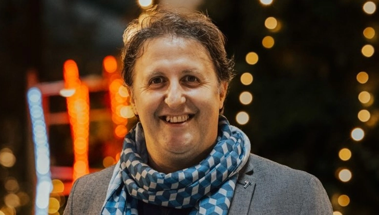 İlker Ayrık kimdir