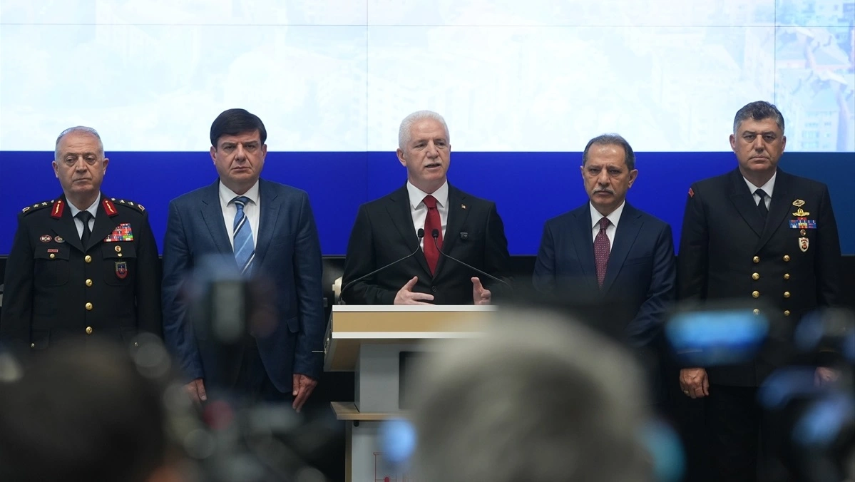 İstanbul Valisi Davut Gül, “Mobil göç noktalarımızda sorguladığımız yabancı sayısı