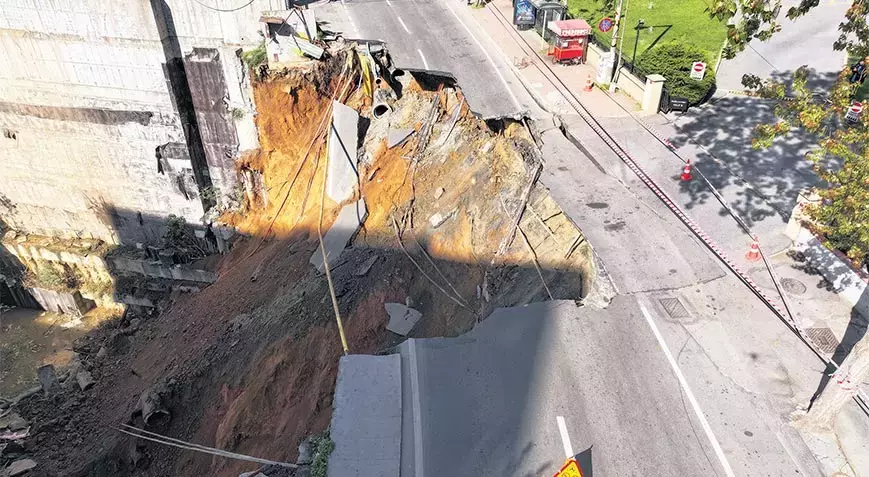 İstanbul ve Tekirdağ'da Çifte Kriz: Bir Yanda Depremler, Diğer Yanda Çöküşler!