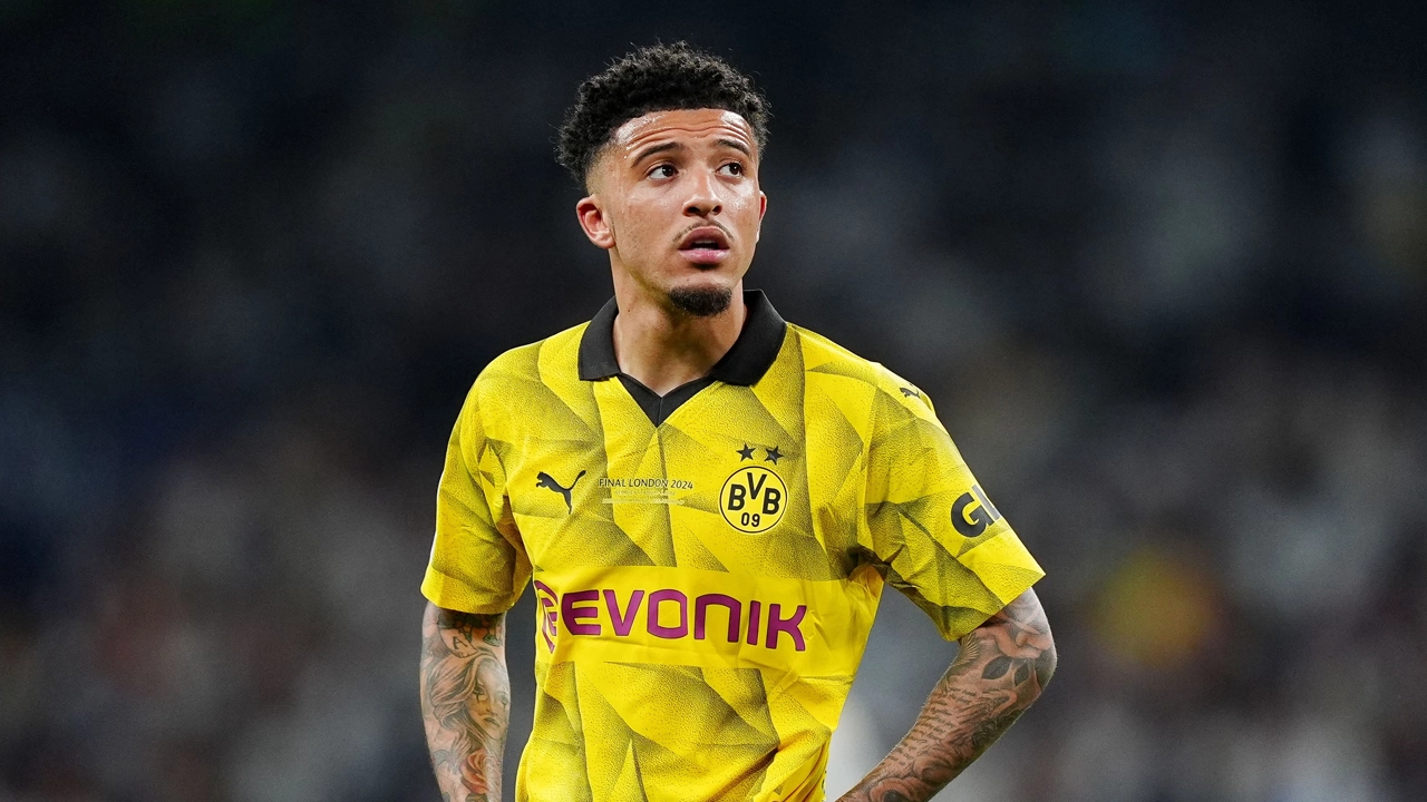 Jadon Sancho kimdir? Fenerbahçe ile adı anılan Jadon Sancho nereli, kaç yaşında, kariyeri, şampiyonlukları, hangi takımlarda oynadı?