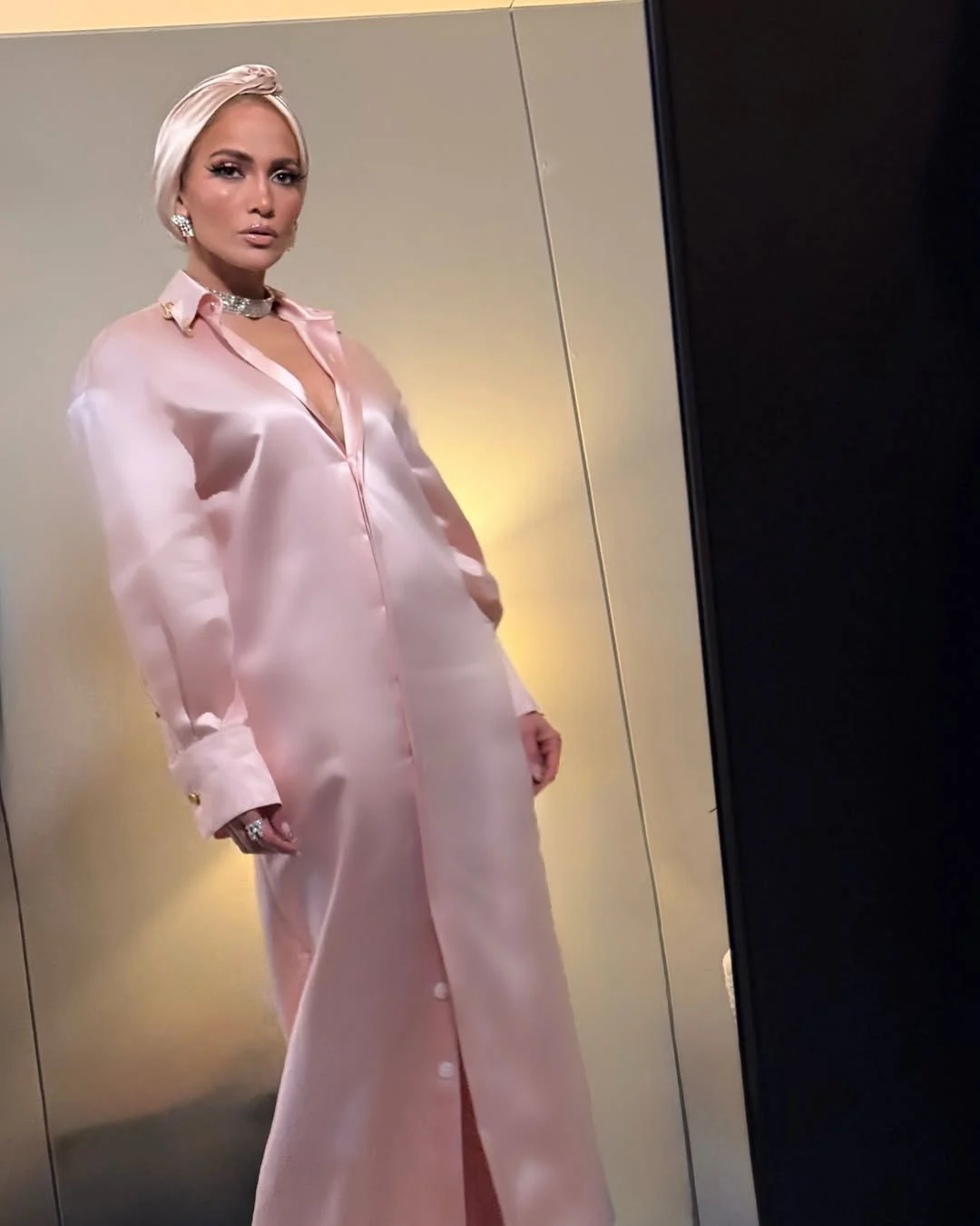 Jennifer Lopez’in Kızılcık Şerbeti Tarzı Sosyal Medyayı Salladı! “Aman Apo Görmesin” Yorumu TT Oldu