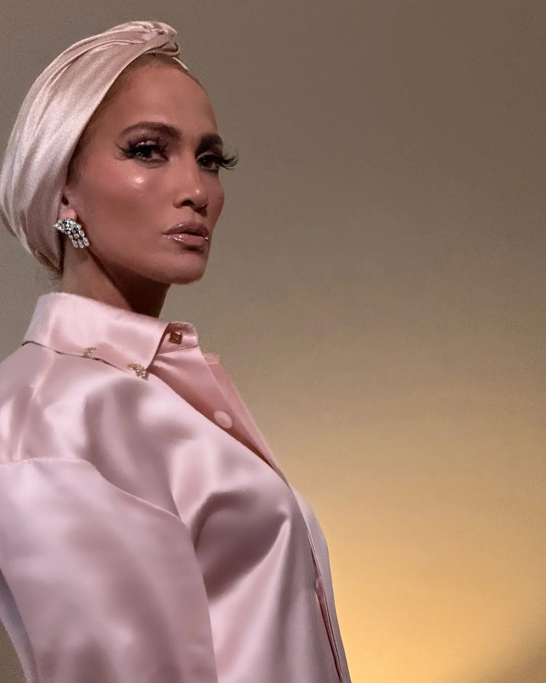Jennifer Lopez’in Kızılcık Şerbeti Tarzı Sosyal Medyayı Salladı! “Aman Apo Görmesin” Yorumu TT Oldu