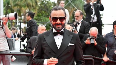 Kerem Alışık, başrolünde yer aldığı “Akıldan Kalbe” filminin özel gösterimi