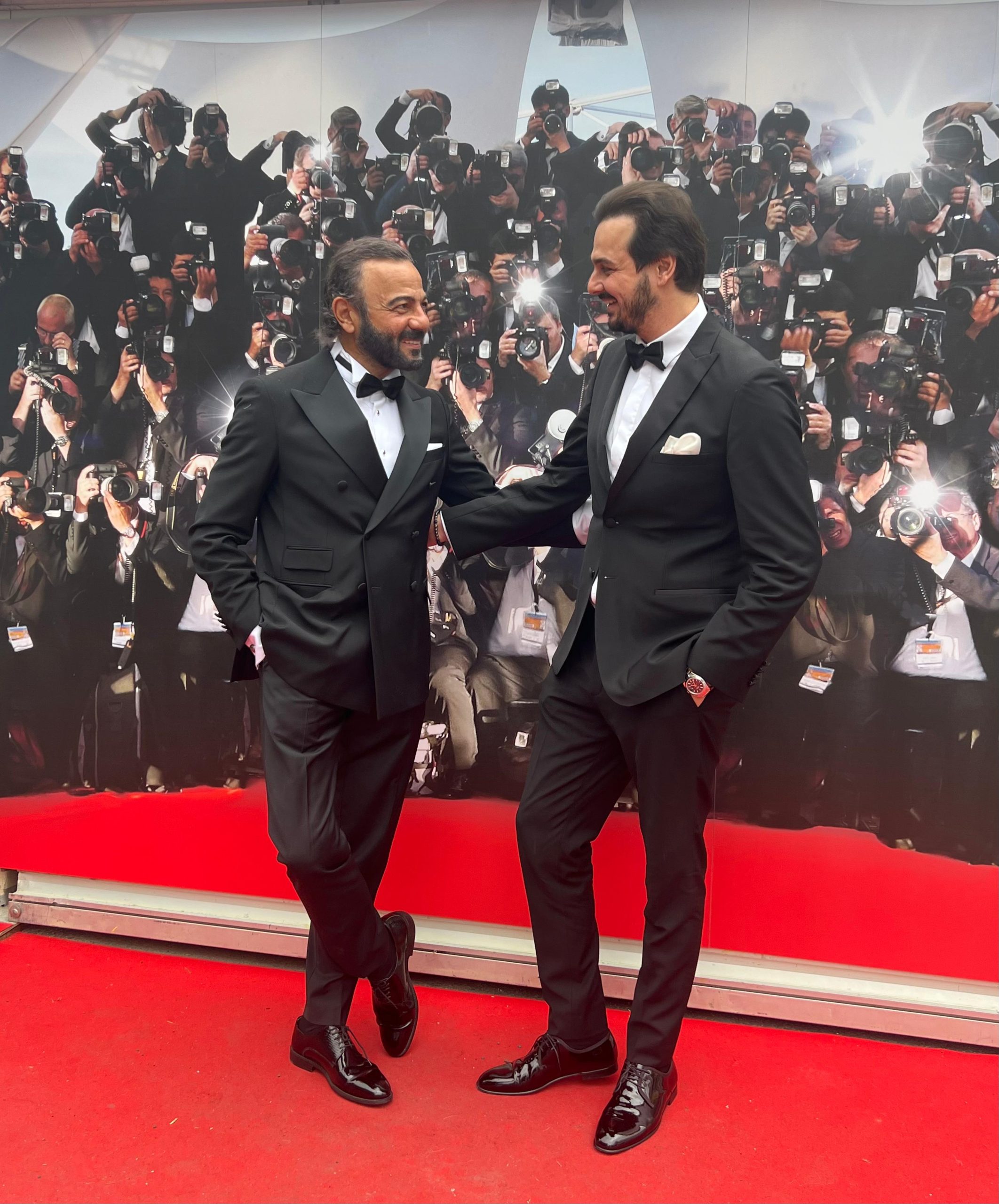 Kerem Alışık Cannes’da Fırtına Gibi Esti! Kırmızı Halıdaki Tavrı ve Kombini Sosyal Medyayı İkiye Böldü