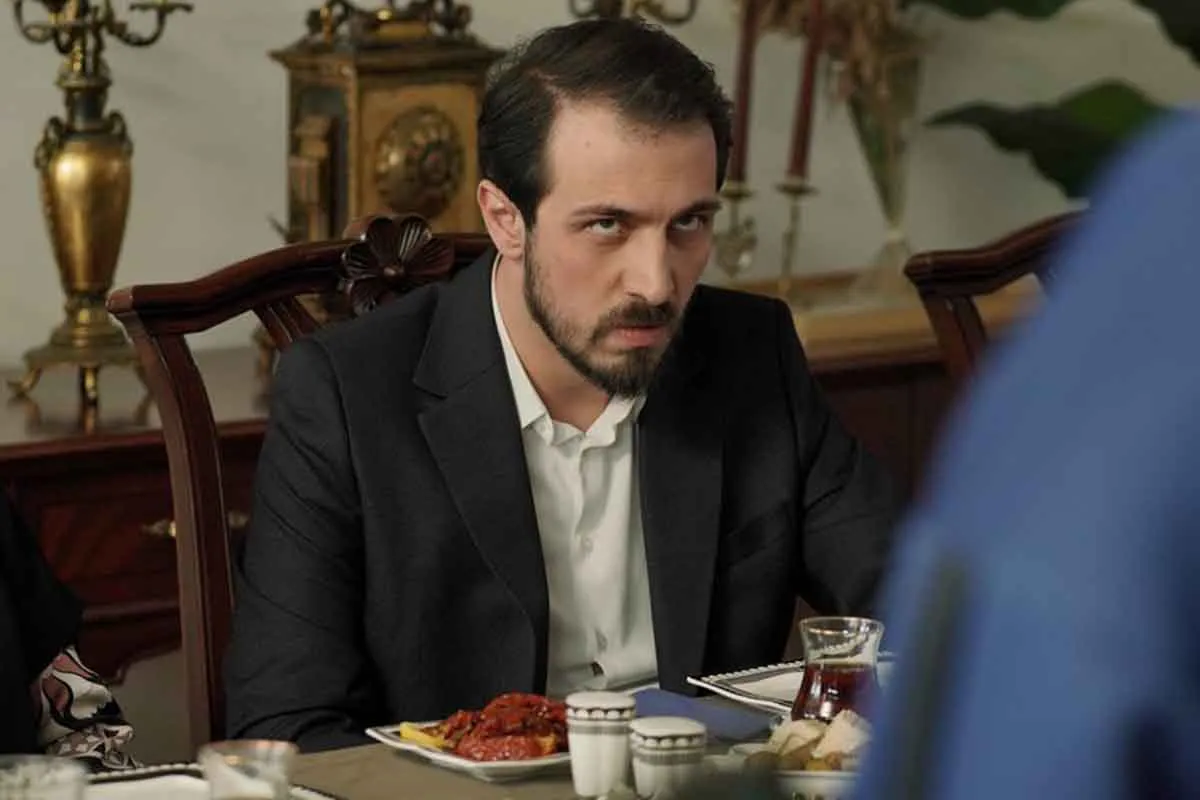 Kızılcık Şerbeti Mustafa intihar mı ediyor, diziden ayrılıyor mu? 102.