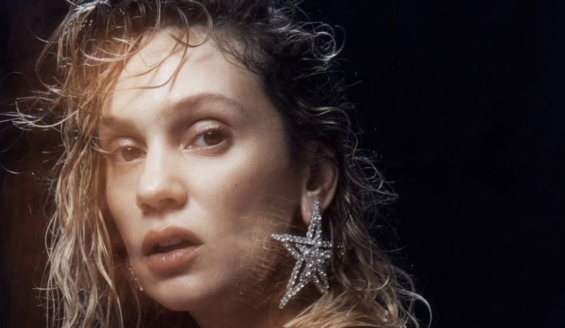 Nicole Kidman’la yan yana gelen Aras Aydın’a yöneltilen “Melis Birkan