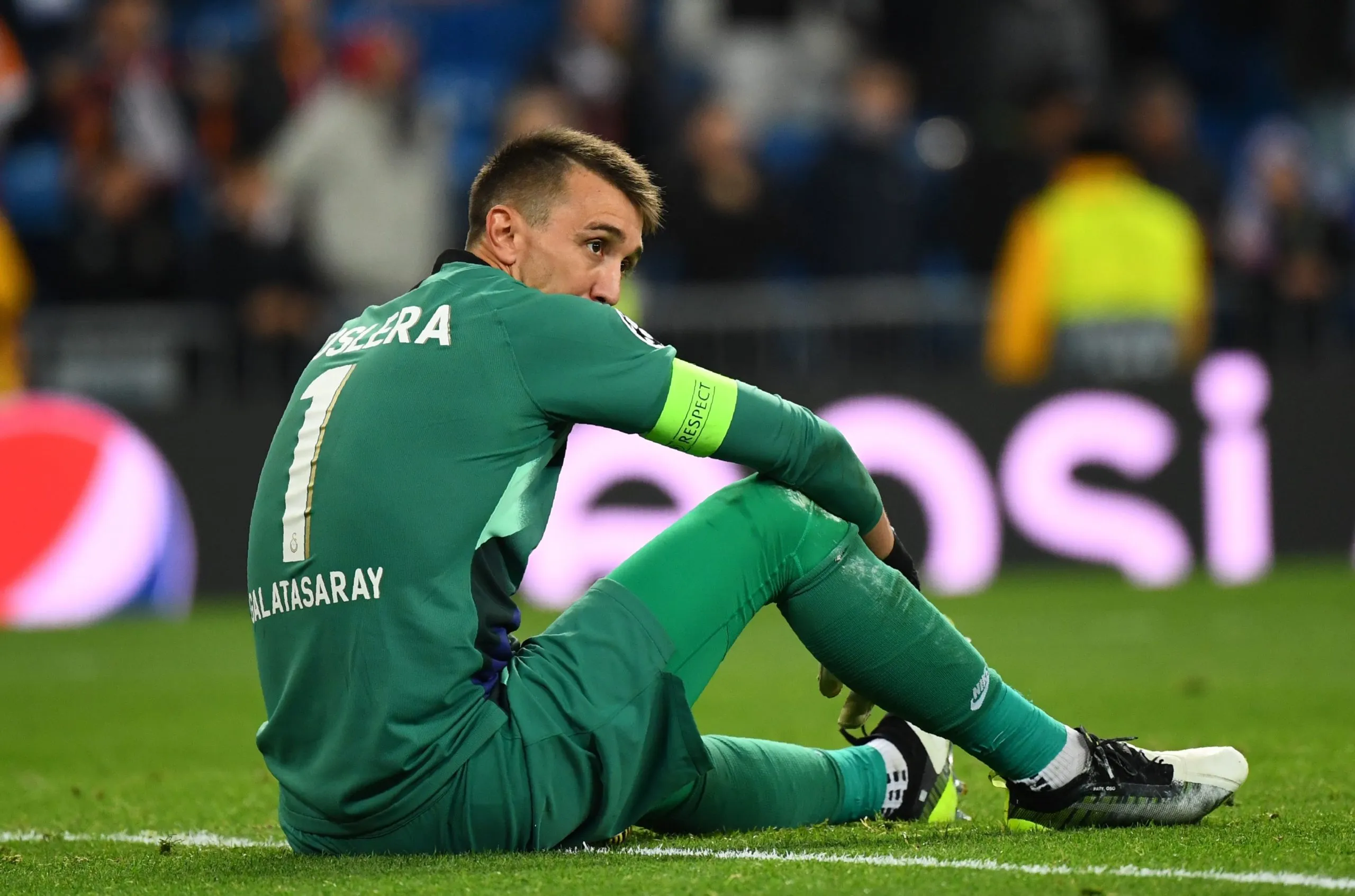 Muslera Futbolu Bırakıyor mu? Muslera gidiyor mu? Galatasaray Efsanesinin Geleceği Netleşiyor! Muslera'nın Galatasaray kariyeri