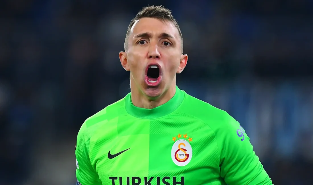Muslera futbolu bırakıyor mu? Galatasaray efsanesinin geleceği netleşiyor! Peñarol transferi