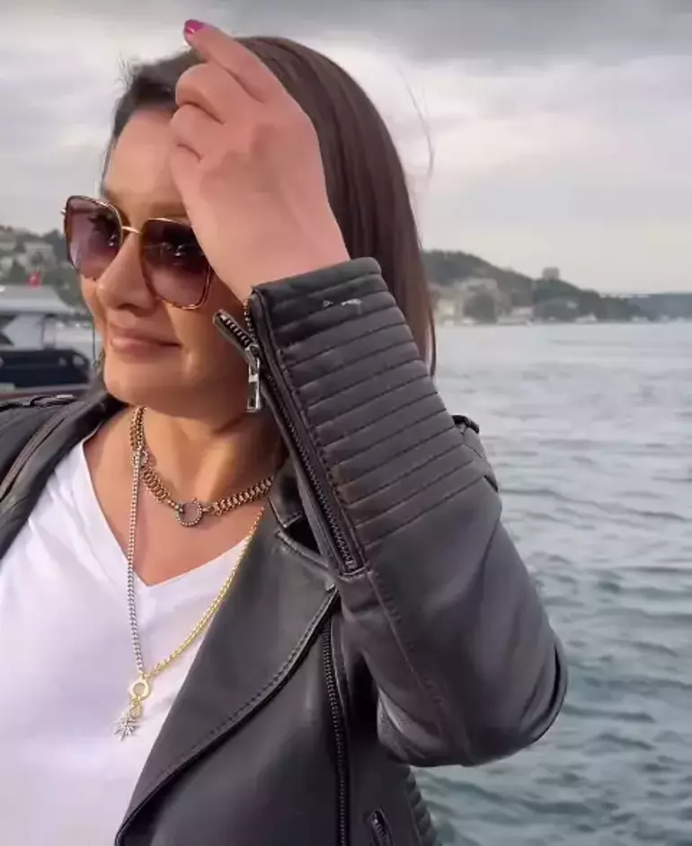 Nurgül Yeşilçay’dan Cesur Değişim! Küt Saçları ve Yeni Tarzı Olay Yarattı