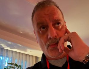 Ozan Güven, 50. yaşını beşibiryerde takarak kutladı. Oyuncuya yakın arkadaşı