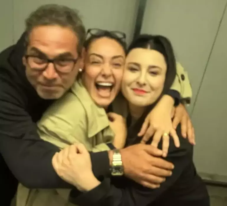 Sahnede Terapi Gibi! Sibel Taşçıoğlu’dan Yasemin Sakallıoğlu’na Övgü Yağmuru