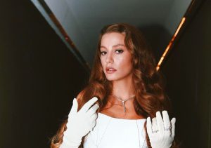 Serenay Sarıkaya kaç yaşında, nereli, hangi dizilerde ve filmlerde oynadı?