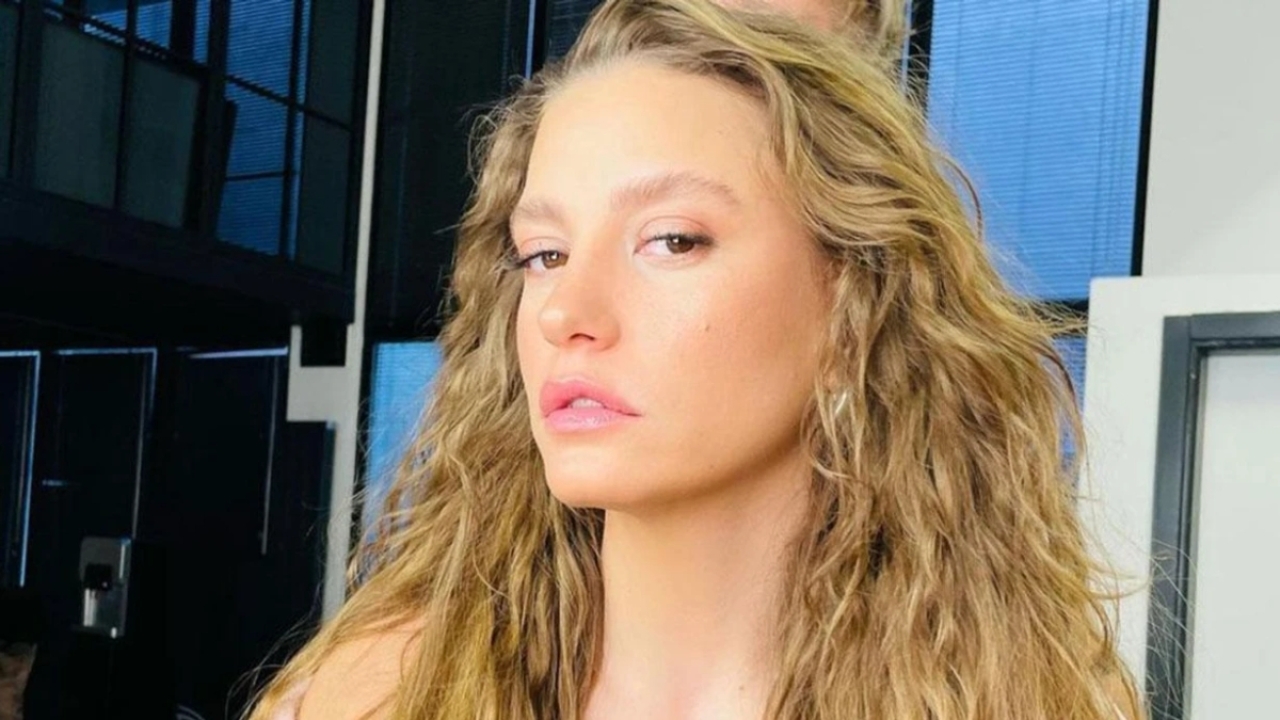 Serenay Sarıkaya’dan Yeni Reklam Sürprizi! 4. Kez Bankayla Anlaştı, Çekimlere Başladı