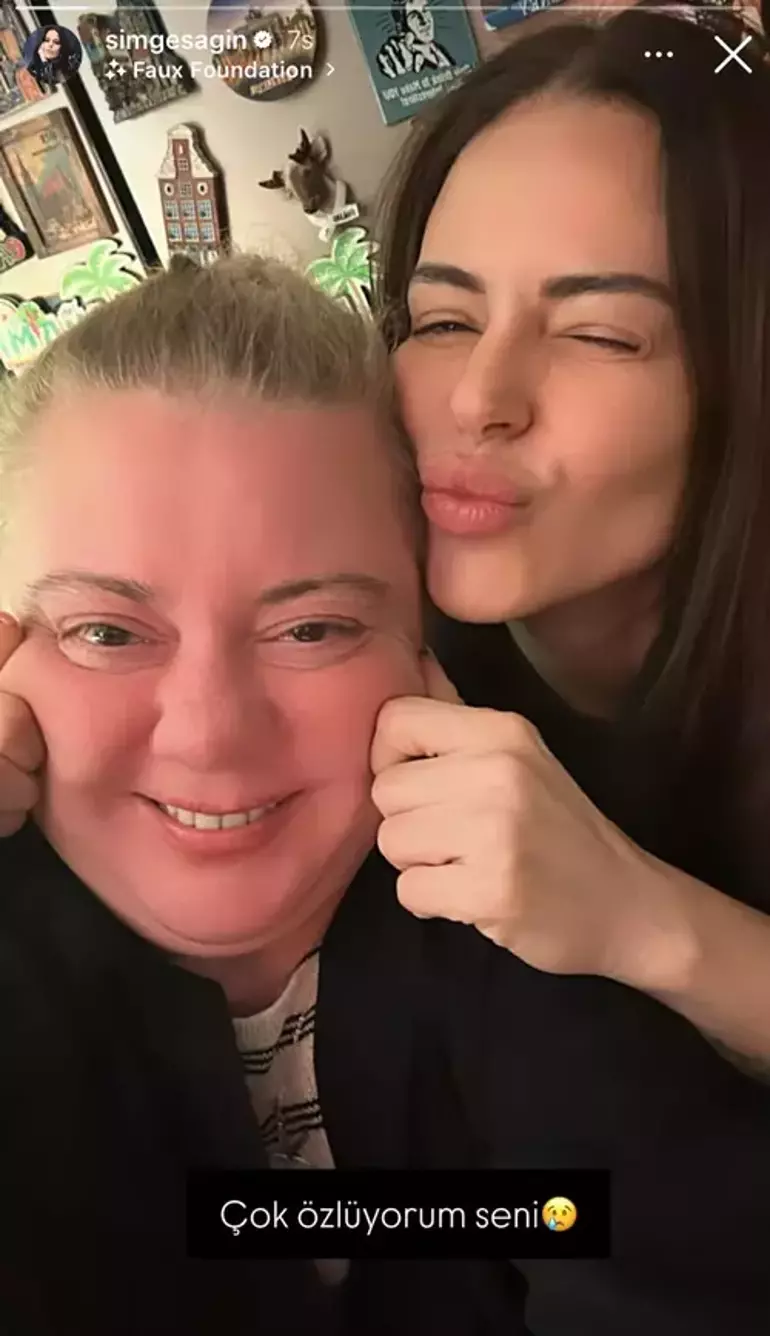 Simge Sağın Ablasının Ardından İlk Kez Konuştu! “Her Şarkımda Onu Yaşatacağım”