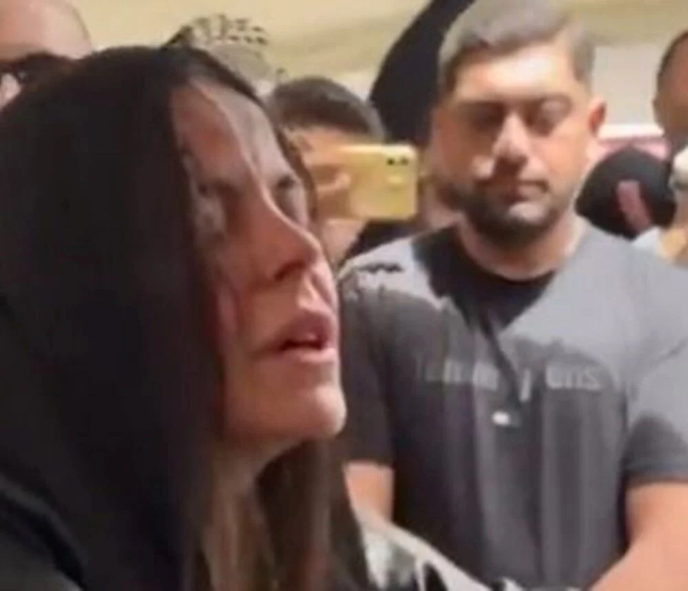 Simge Sağın Ablasının Tabutuna Sarılarak Gözyaşlarıyla Veda Etti: Acı Gün Kameralarda