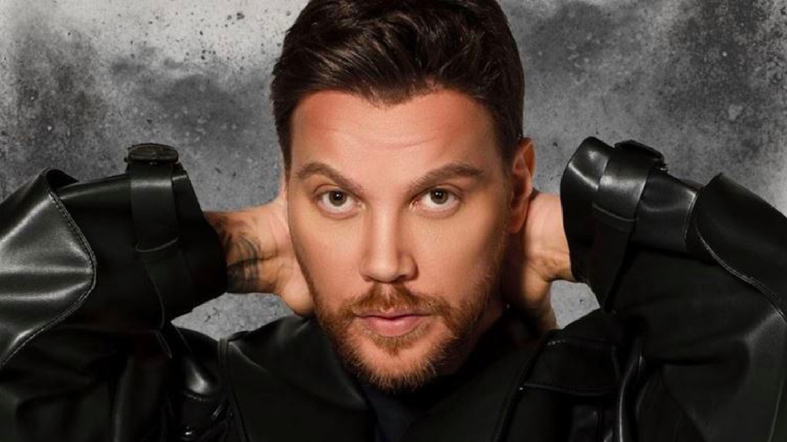 Sinan Akçıl’ın yeni imajı sosyal medyayı karıştırdı. “Eşref’e benzetildi” yorumları