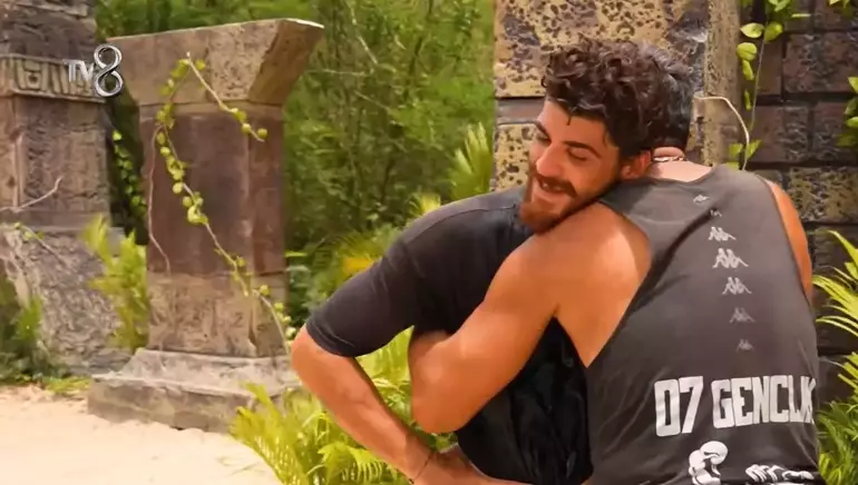 Survivor'dan Poyraz Mı Elendi, Kim Elendi? 1 Mayıs 2025 Survivor'dan Elenen Poyraz mı Volkan?