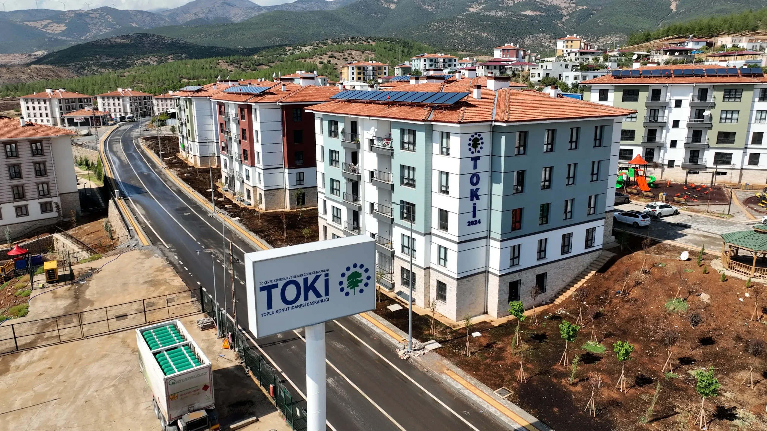 TOKİ Başvuru Ne Zaman? TOKİ hangi illerde ev satıyor, başvuru şartları, gerekli belgeler, kimler başvurabilecek? 2025 Sosyal Konut Kampanyasında Geri Sayım Başladı