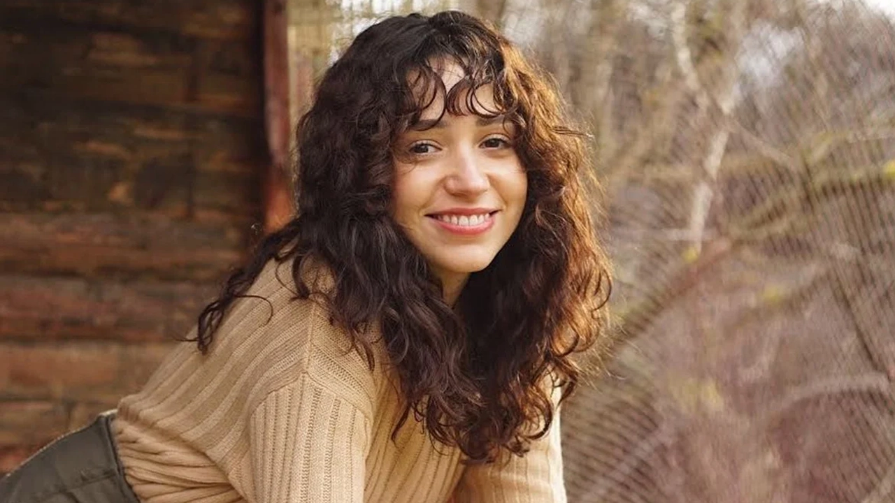 Zeynep Bastık kimdir? Şarkıcı Zeynep Bastık kaç yaşında, nereli, sevgilisi kim, evli mi? Şarkıları ve şarkı sözleri