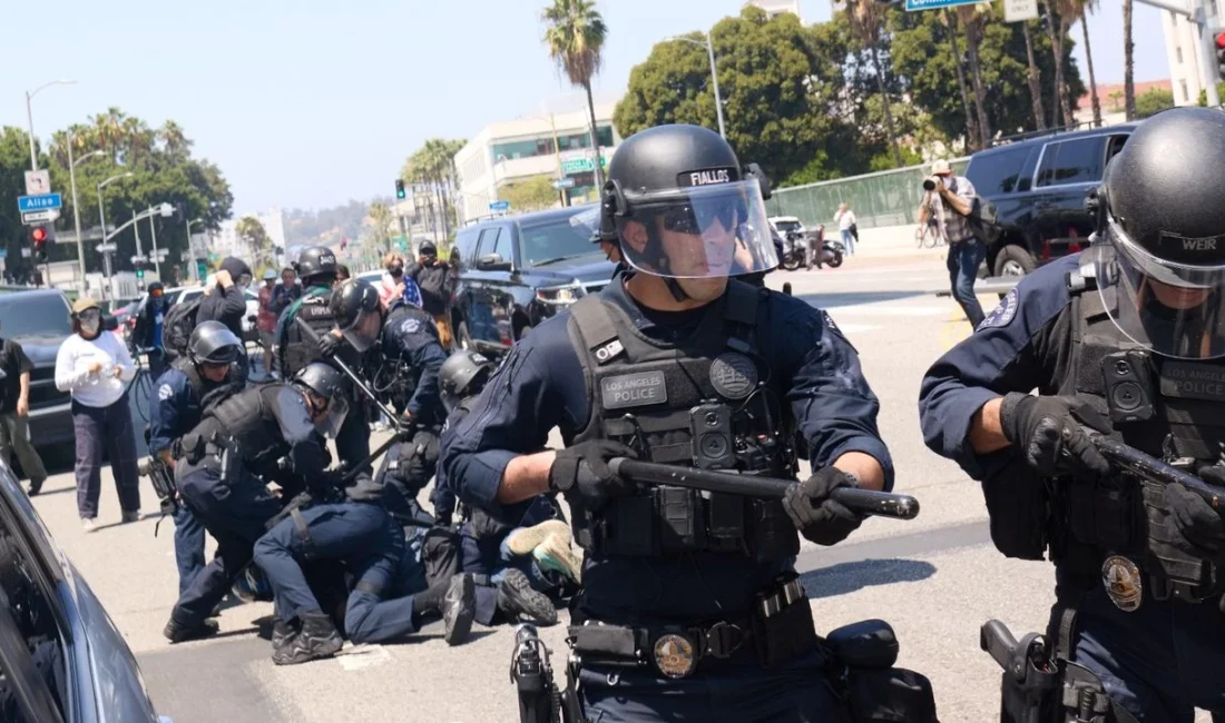 ABD'nin Los Angeles kentinde, Göçmenlik ve Gümrük Muhafaza Dairesi (ICE)