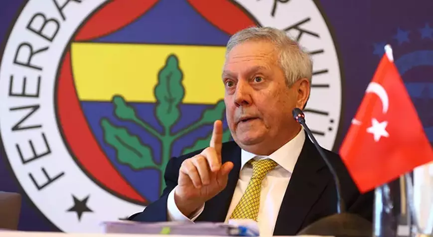 Fenerbahçe'nin eski başkanı Aziz Yıldırım, genç kongre üyeleriyle buluştu. Adaylık