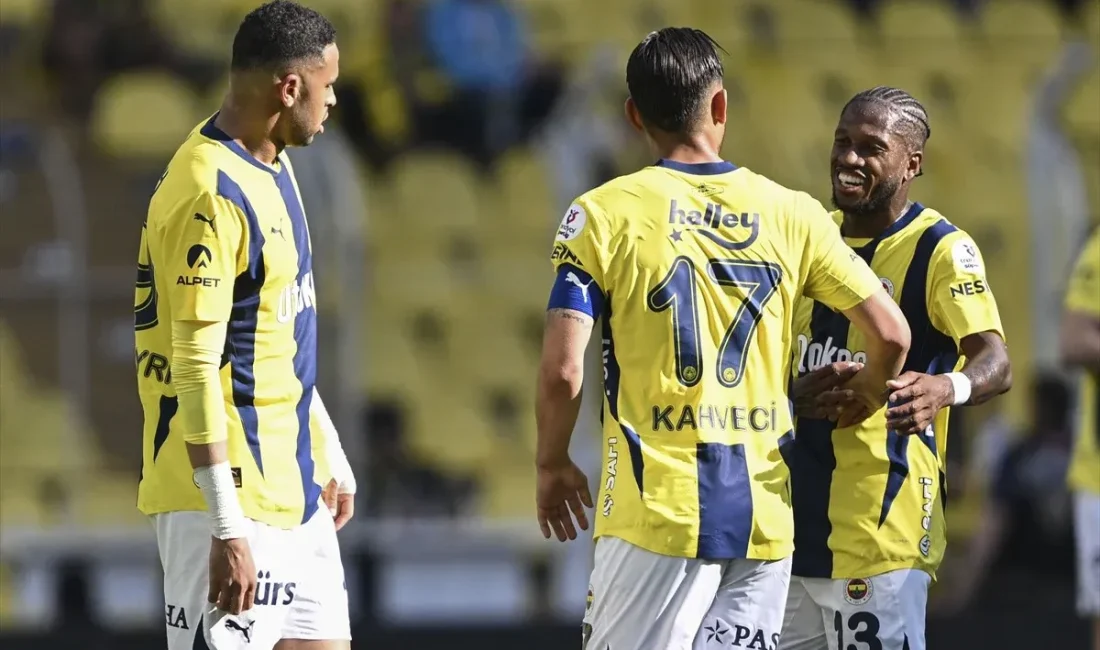 Fenerbahçe’nin milli futbolcusu İrfan Can Kahveci, Süper Lig’de üst üste