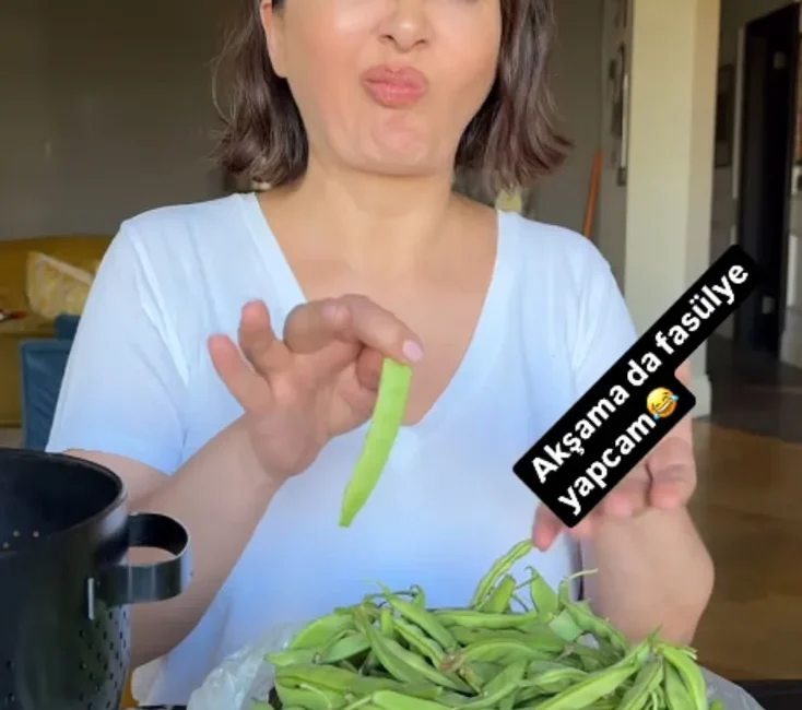 Ünlü oyuncu Nurgül Yeşilçay, sevgilisi Necati Kocabay ile birlikte sosyal