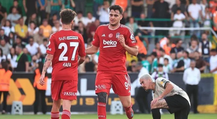 Trendyol Süper Lig 2024/25 sezonunun 38. haftasında Beşiktaş, deplasmanda küme