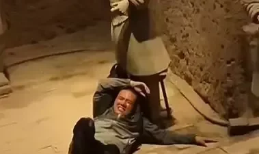 Çin’in Xi’an şehrindeki dünyaca ünlü Terracotta Ordusu müzesinde, 30 yaşındaki