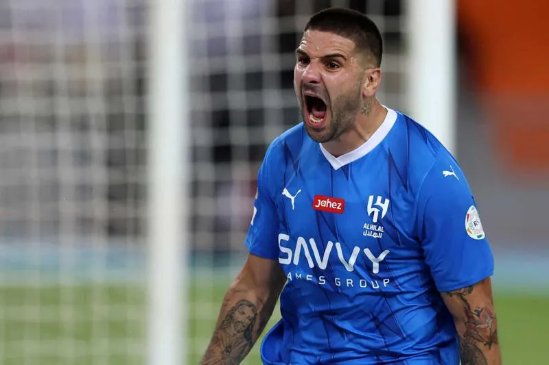Fenerbahçe, Al-Hilal'in forveti Aleksandar Mitrovic'i transfer etmek için resmi girişimlere